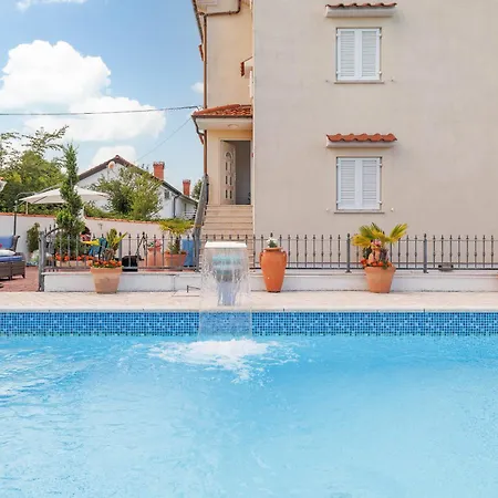 Luxury Palmer Krk Guest house Dobrinj