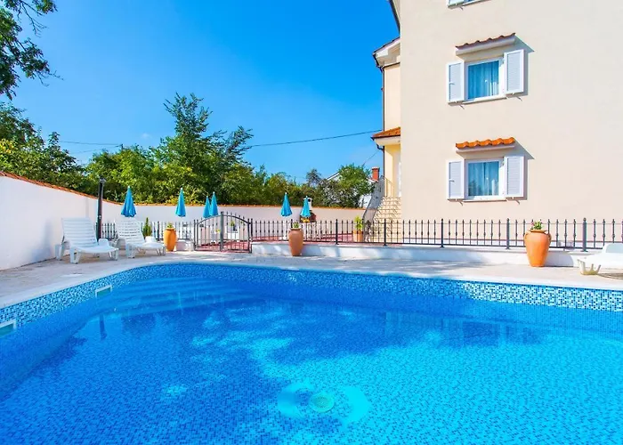 Luxury Palmer Krk Πανσιόν 4*
